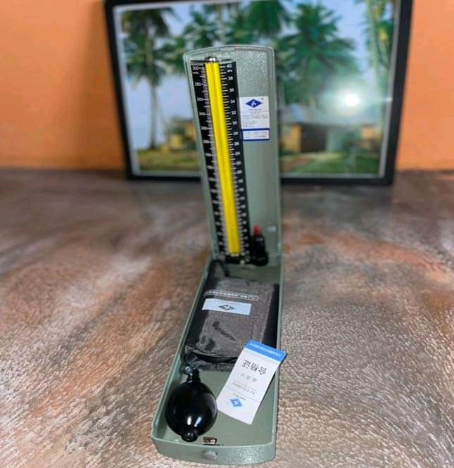 Desktop Mercury Sphygmomanometer