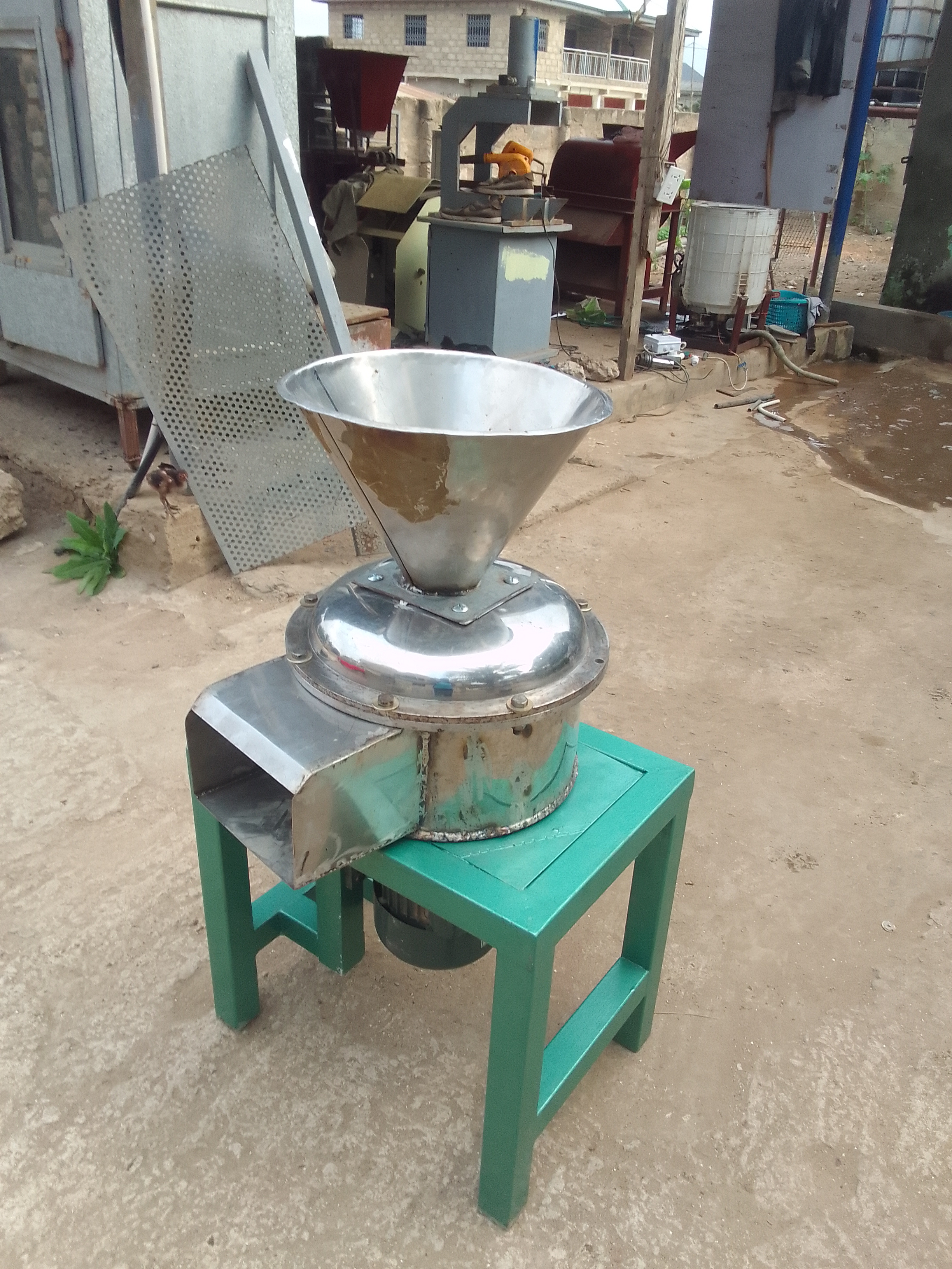 Vertical Hammer Mill for grains and herbs